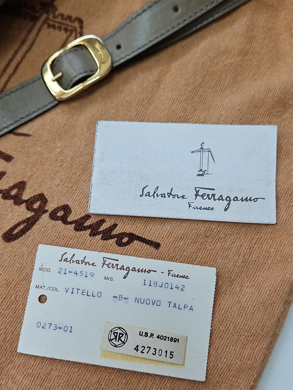Salvatore Ferragamo Vintage Vitello Crossbody Bag - Picture 3 of 16
